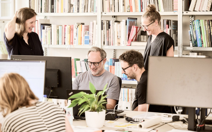 24 06 27BHundF0340HiRes